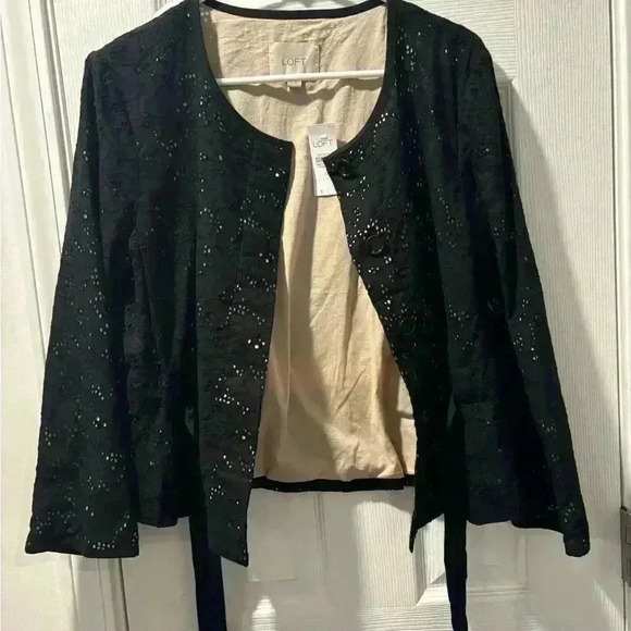 NWT Loft Black Floral Lace Belted Blazer Size 10. ID #70145 - Picture 3 of 7